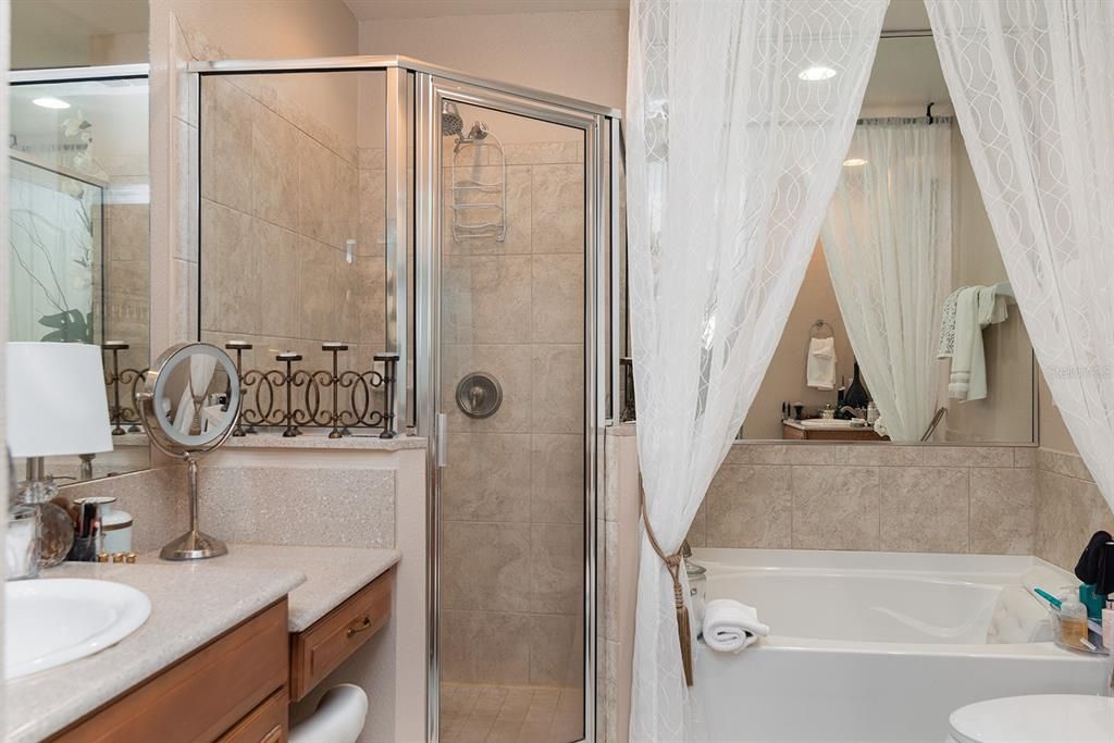 En Venta: $545,000 (4 camas, 3 baños, 2388 Pies cuadrados)