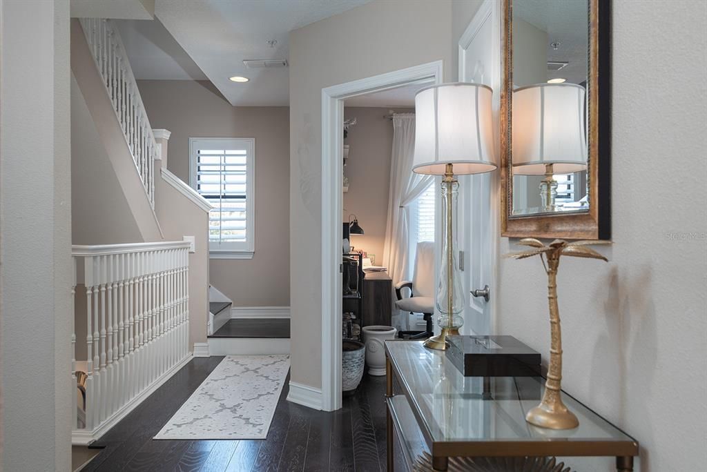 En Venta: $545,000 (4 camas, 3 baños, 2388 Pies cuadrados)