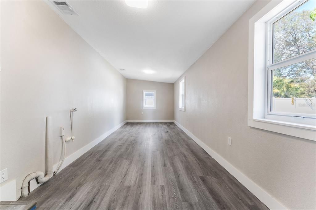 出租: $2,350 (3 贝兹, 2 浴室, 686 平方英尺)