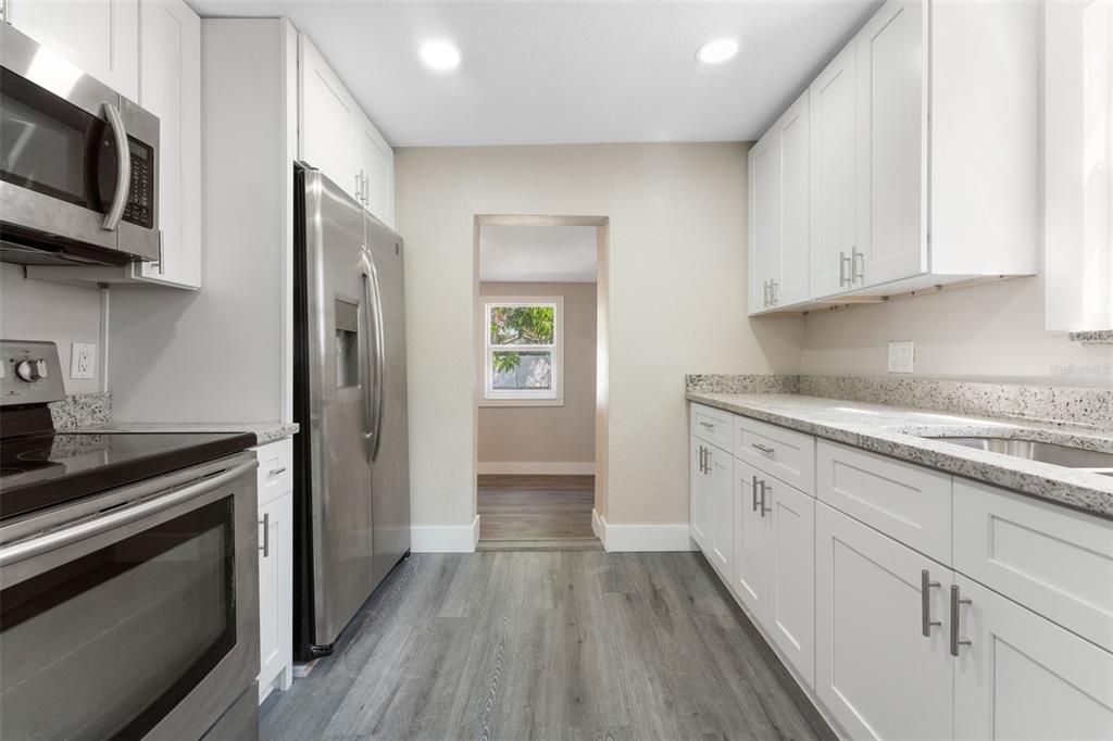 出租: $2,350 (3 贝兹, 2 浴室, 686 平方英尺)