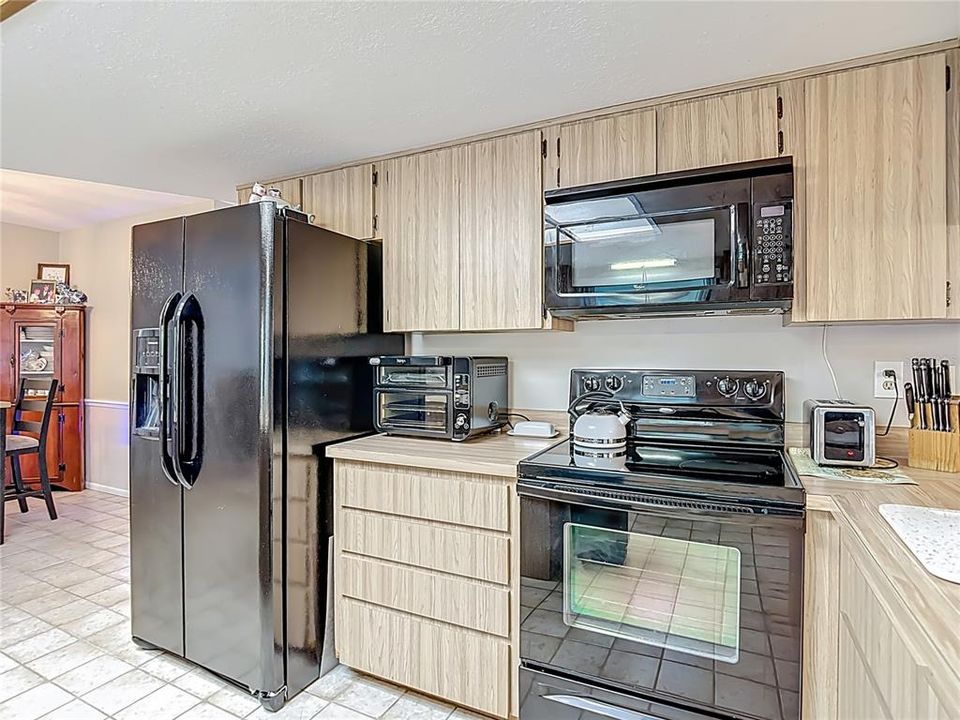 待售: $265,000 (2 贝兹, 2 浴室, 1865 平方英尺)