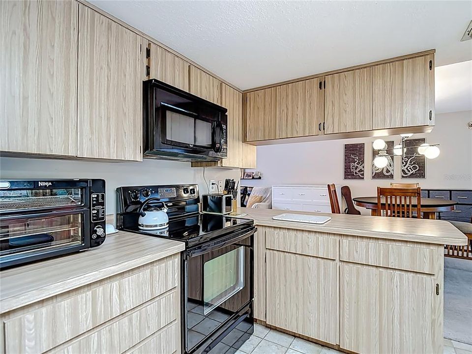 待售: $265,000 (2 贝兹, 2 浴室, 1865 平方英尺)