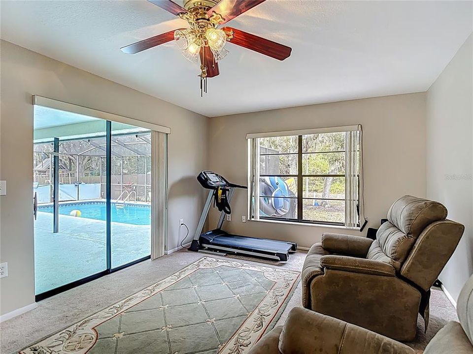 待售: $265,000 (2 贝兹, 2 浴室, 1865 平方英尺)