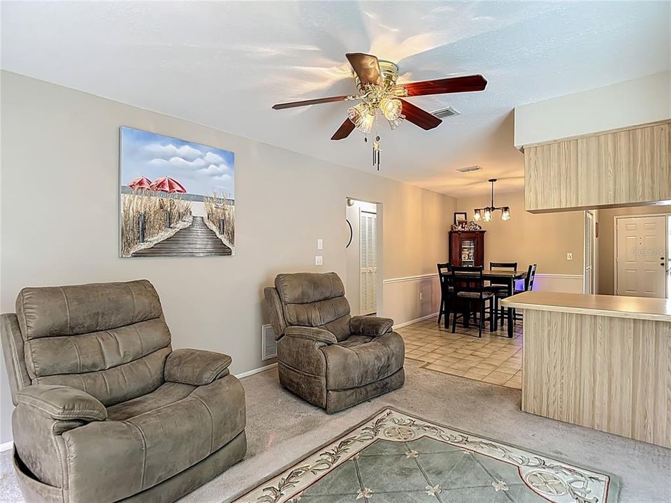 待售: $265,000 (2 贝兹, 2 浴室, 1865 平方英尺)