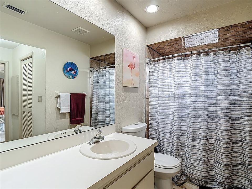 待售: $265,000 (2 贝兹, 2 浴室, 1865 平方英尺)