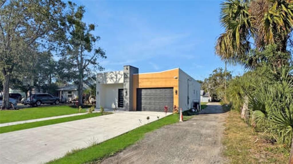 For Sale: $429,000 (3 beds, 2 baths, 2000 Square Feet)