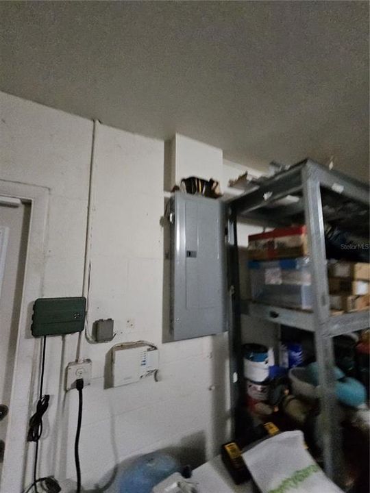 For Sale: $300,000 (4 beds, 2 baths, 1871 Square Feet)