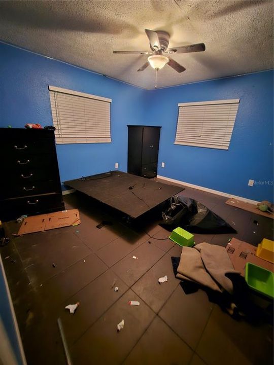 For Sale: $300,000 (4 beds, 2 baths, 1871 Square Feet)