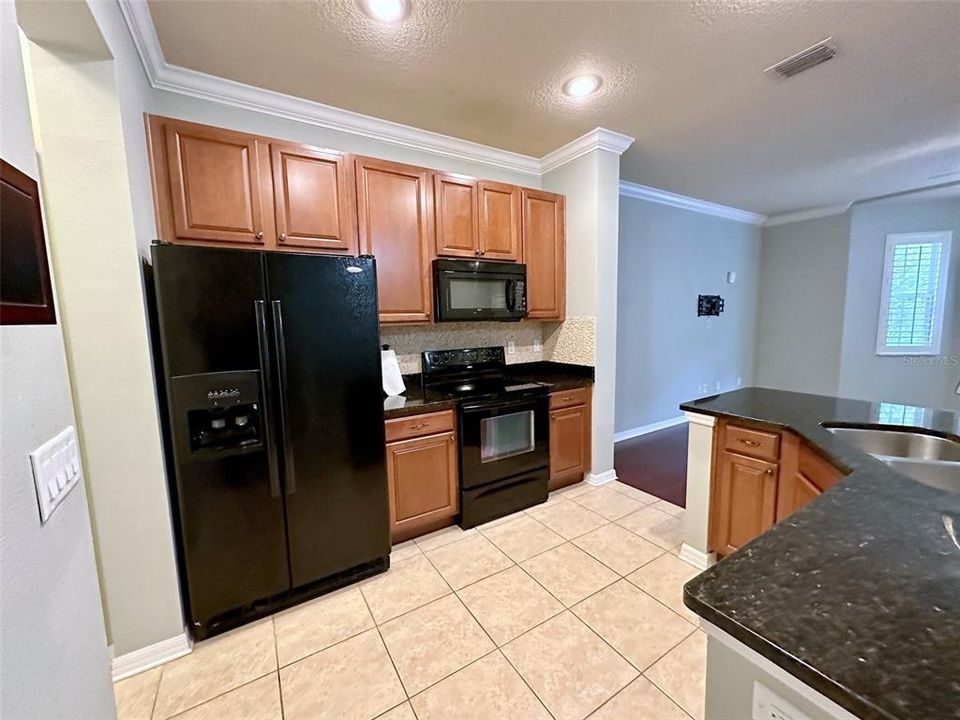 For Rent: $2,750 (3 beds, 2 baths, 1856 Square Feet)