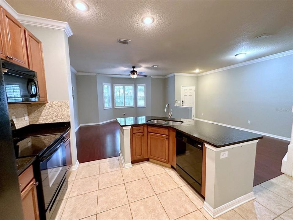 For Rent: $2,750 (3 beds, 2 baths, 1856 Square Feet)