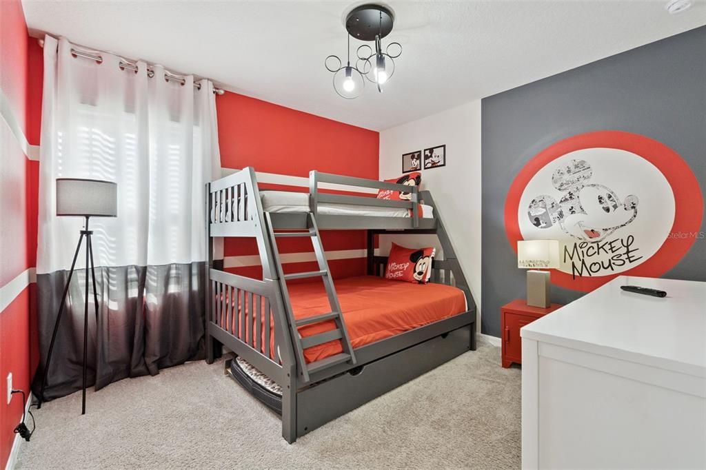 En Venta: $639,900 (6 camas, 4 baños, 2998 Pies cuadrados)