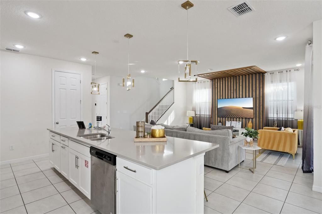 En Venta: $639,900 (6 camas, 4 baños, 2998 Pies cuadrados)