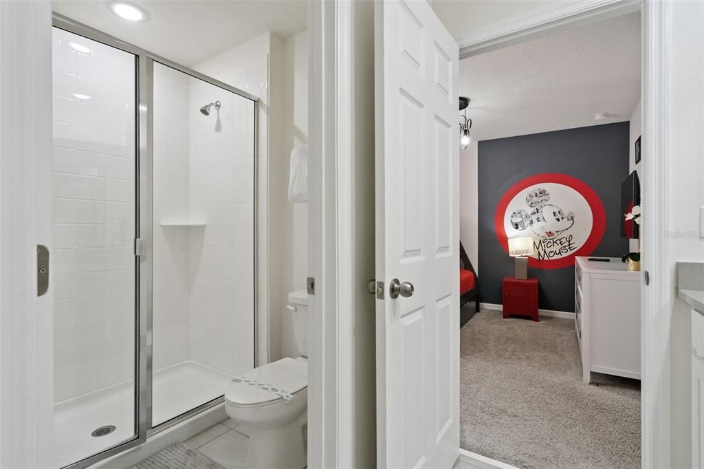 En Venta: $639,900 (6 camas, 4 baños, 2998 Pies cuadrados)