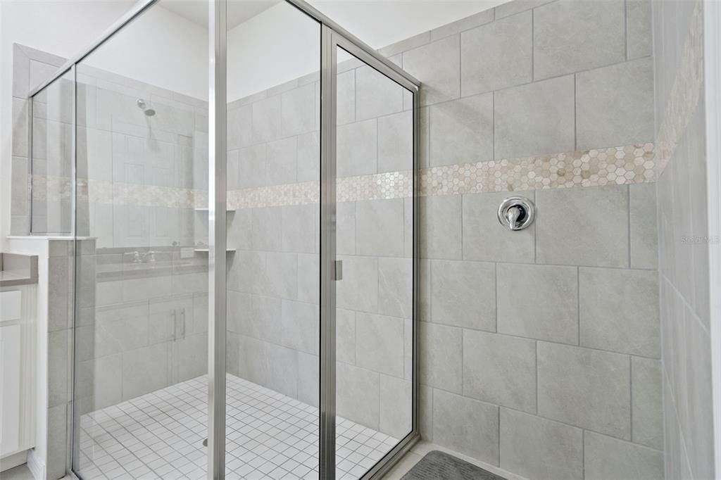 En Venta: $639,900 (6 camas, 4 baños, 2998 Pies cuadrados)