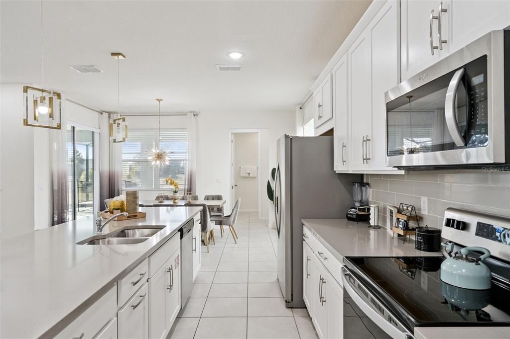 En Venta: $639,900 (6 camas, 4 baños, 2998 Pies cuadrados)