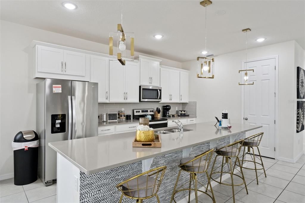 En Venta: $639,900 (6 camas, 4 baños, 2998 Pies cuadrados)