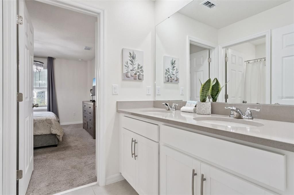 En Venta: $639,900 (6 camas, 4 baños, 2998 Pies cuadrados)