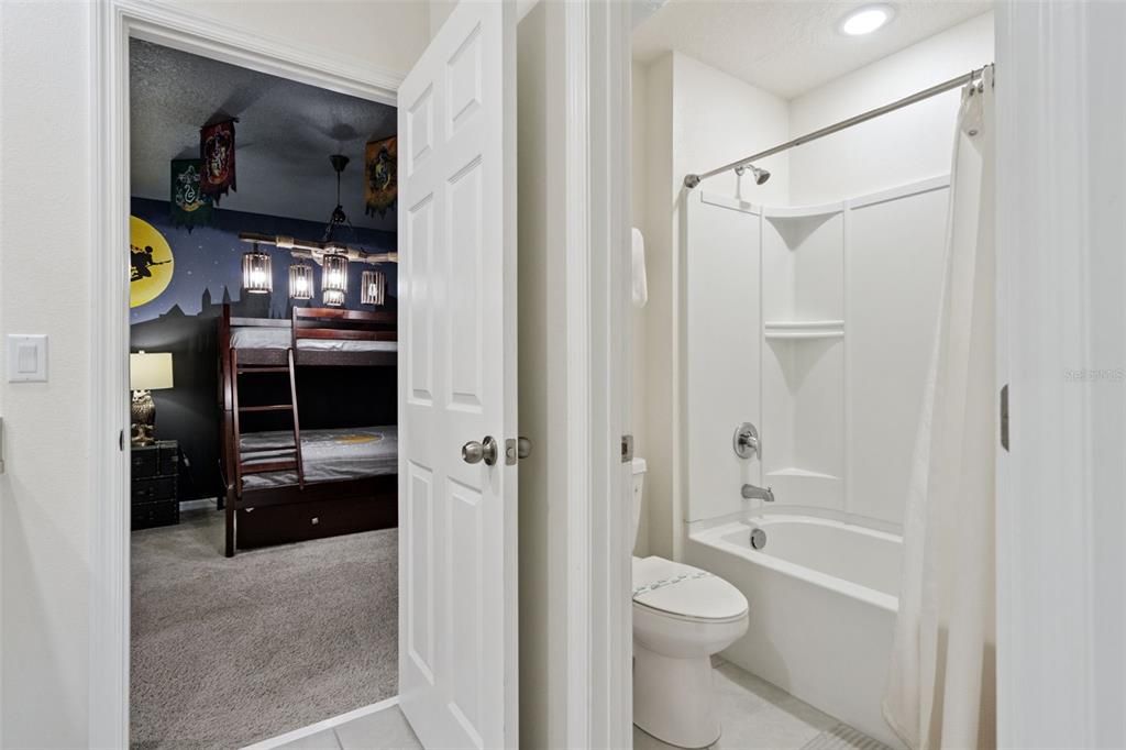 En Venta: $639,900 (6 camas, 4 baños, 2998 Pies cuadrados)