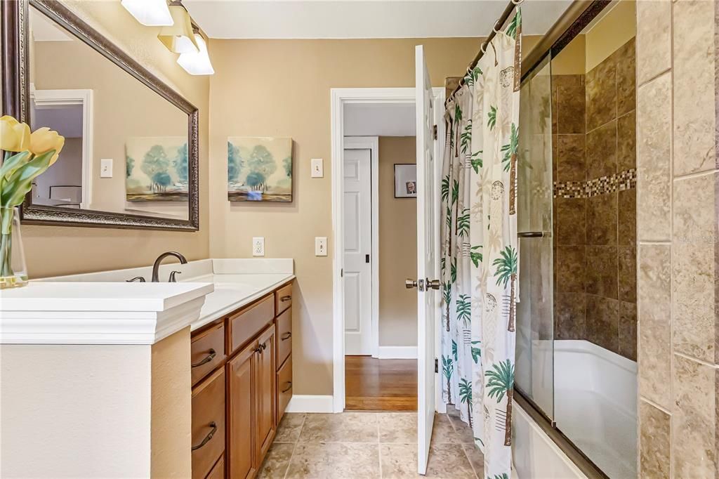 На продажу: $750,000 (3 спален, 2 ванн, 1827 Квадратных фут)