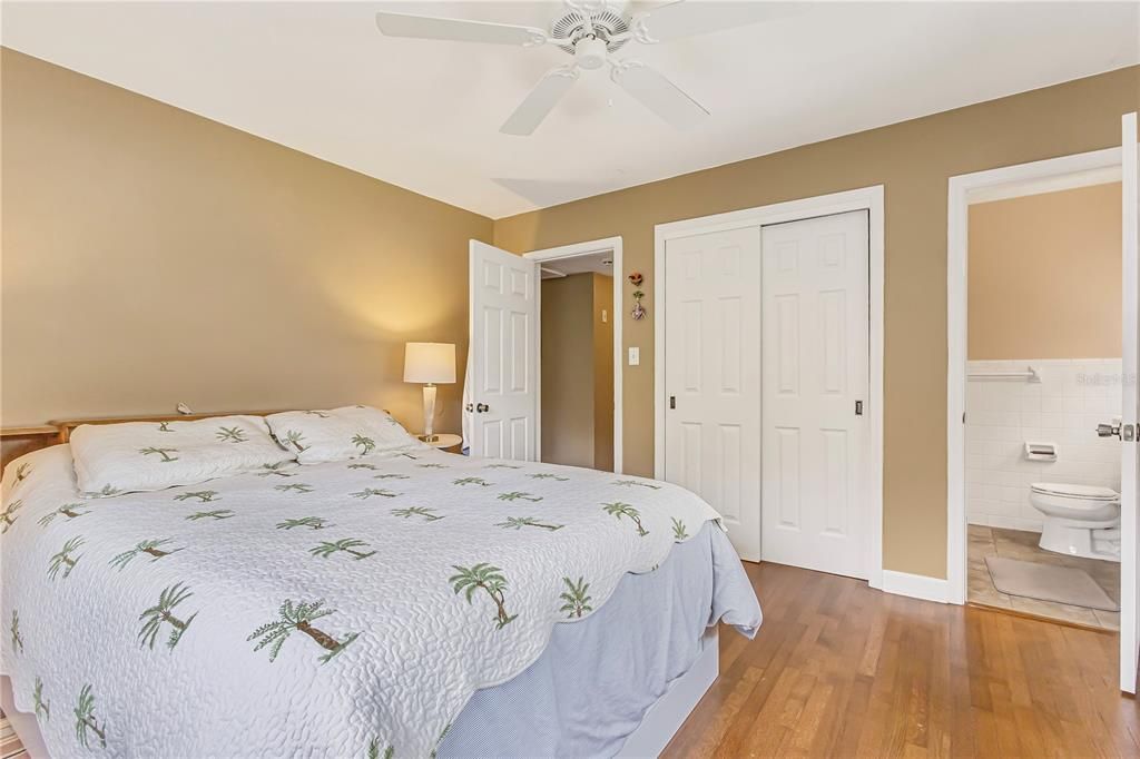 На продажу: $750,000 (3 спален, 2 ванн, 1827 Квадратных фут)