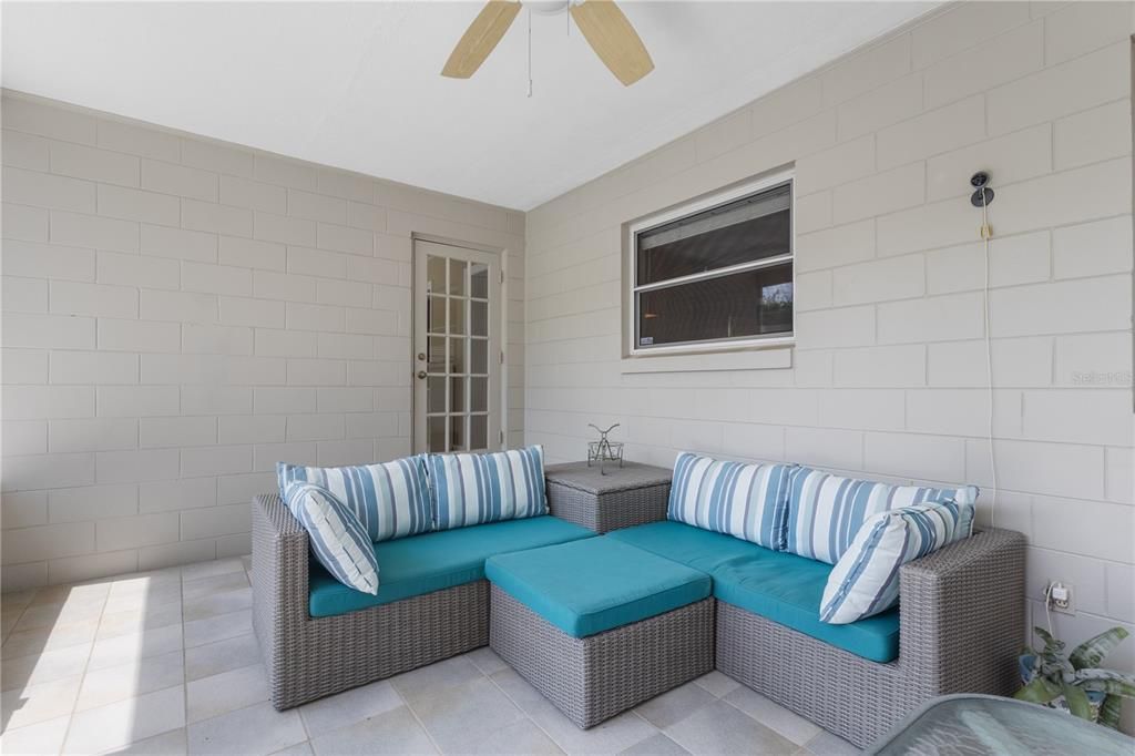 На продажу: $750,000 (3 спален, 2 ванн, 1827 Квадратных фут)