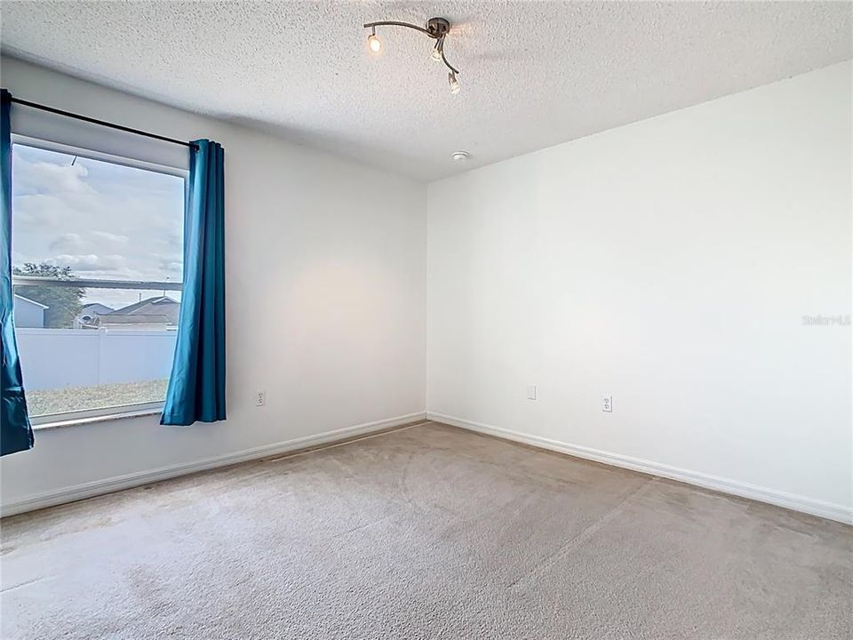 待售: $299,900 (4 贝兹, 2 浴室, 1471 平方英尺)