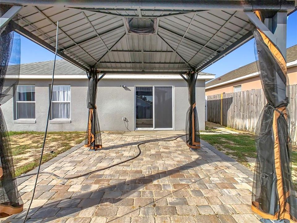 待售: $299,900 (4 贝兹, 2 浴室, 1471 平方英尺)