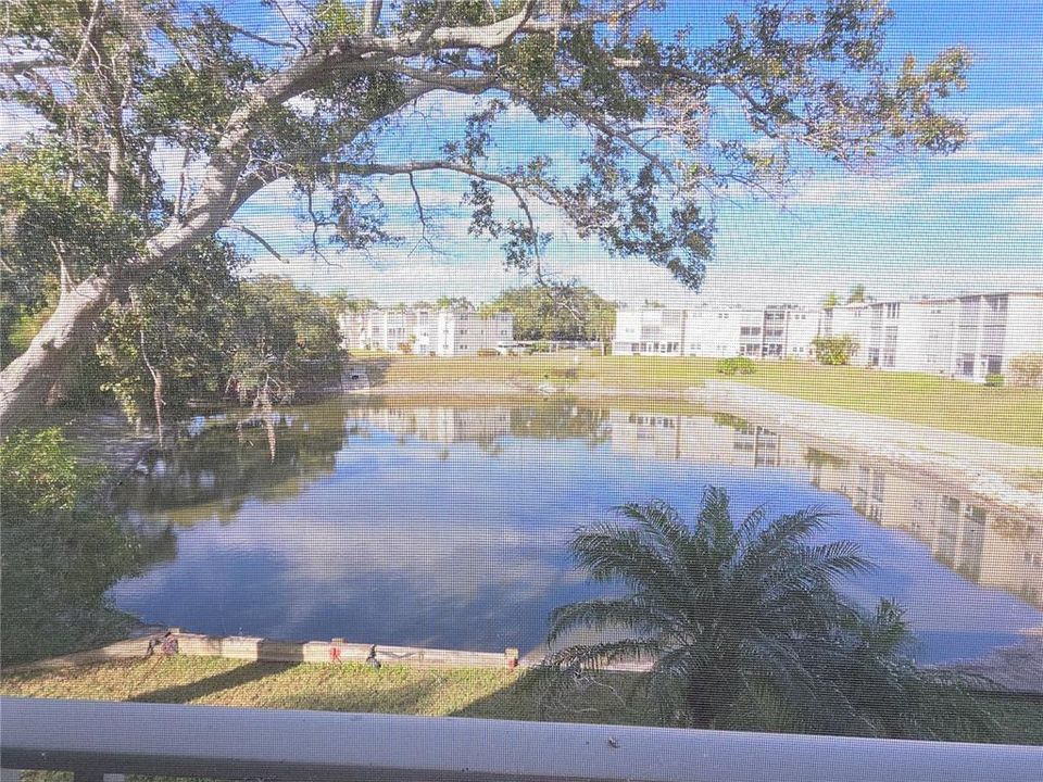 For Sale: $130,000 (2 beds, 2 baths, 1040 Square Feet)