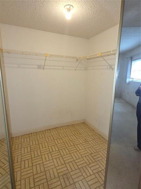 For Sale: $130,000 (2 beds, 2 baths, 1040 Square Feet)