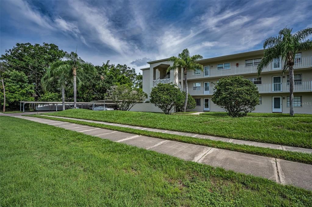 For Sale: $130,000 (2 beds, 2 baths, 1040 Square Feet)