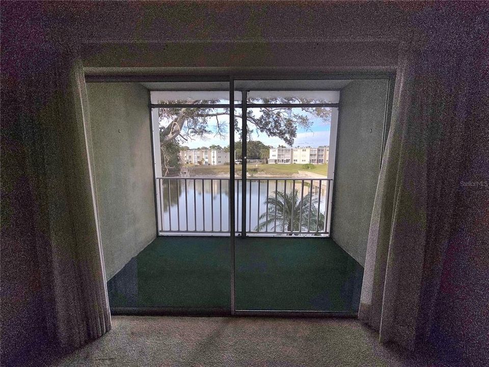 For Sale: $130,000 (2 beds, 2 baths, 1040 Square Feet)