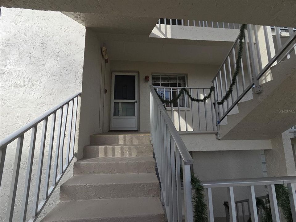 For Sale: $130,000 (2 beds, 2 baths, 1040 Square Feet)