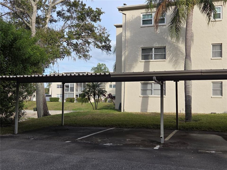 For Sale: $130,000 (2 beds, 2 baths, 1040 Square Feet)