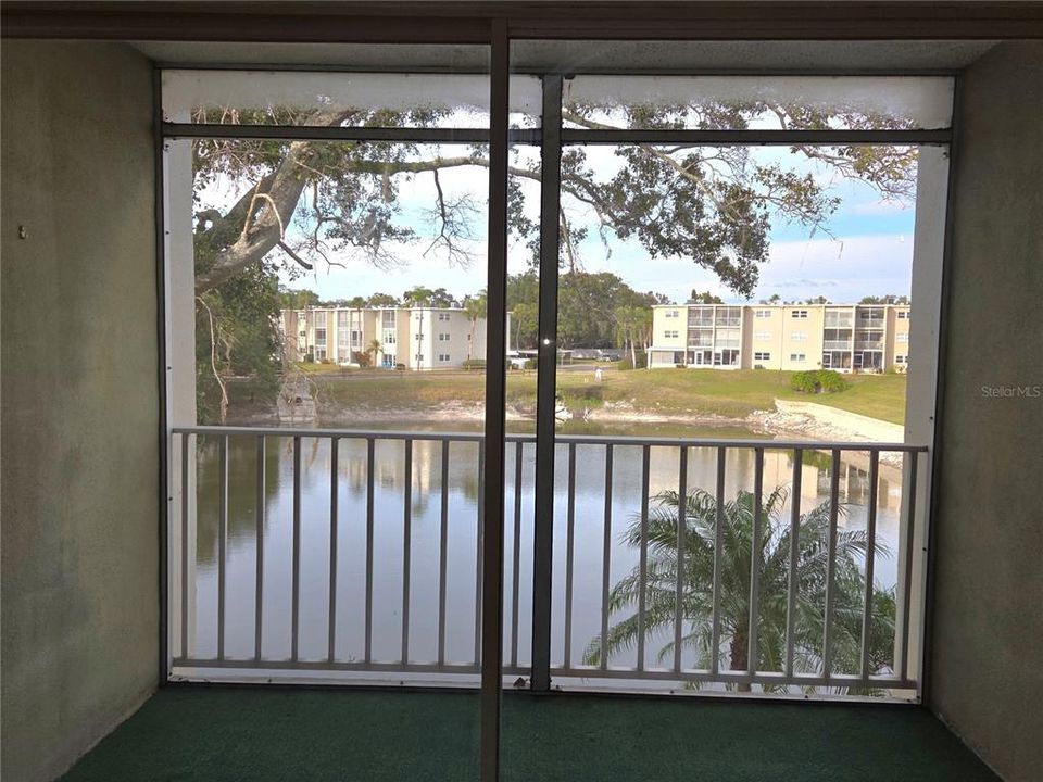 For Sale: $130,000 (2 beds, 2 baths, 1040 Square Feet)