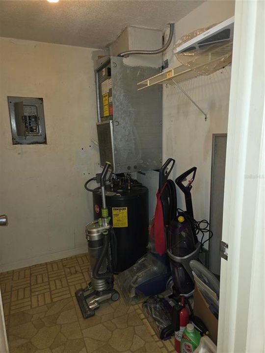 For Sale: $130,000 (2 beds, 2 baths, 1040 Square Feet)