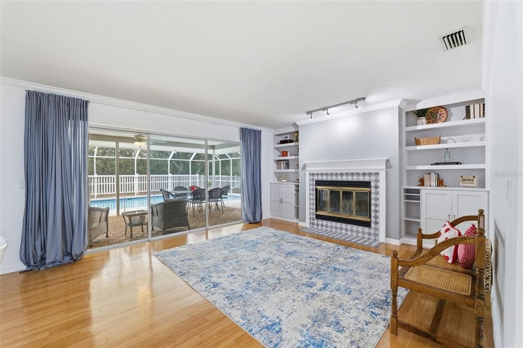 待售: $425,000 (3 贝兹, 2 浴室, 2047 平方英尺)