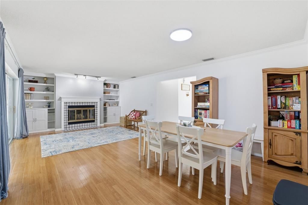 待售: $425,000 (3 贝兹, 2 浴室, 2047 平方英尺)