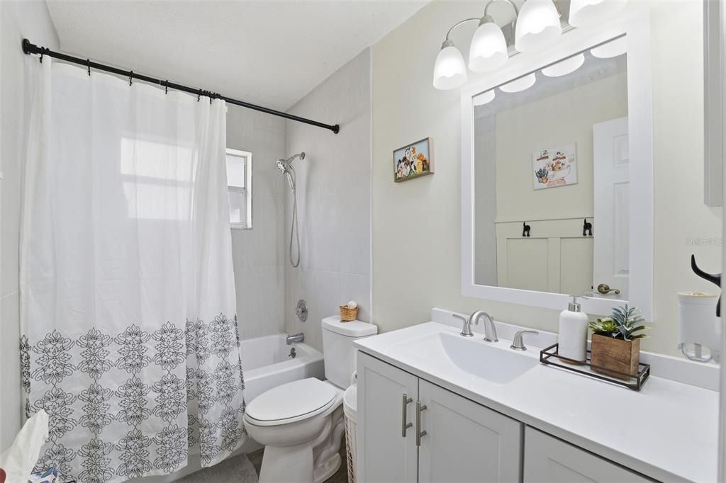 待售: $425,000 (3 贝兹, 2 浴室, 2047 平方英尺)