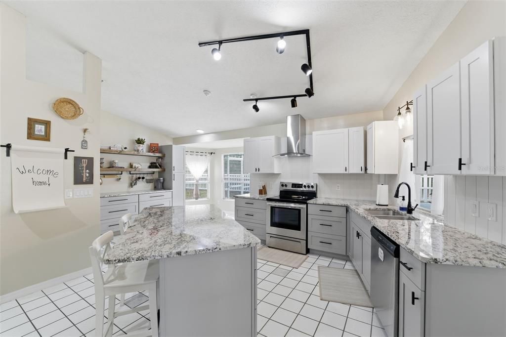 待售: $425,000 (3 贝兹, 2 浴室, 2047 平方英尺)