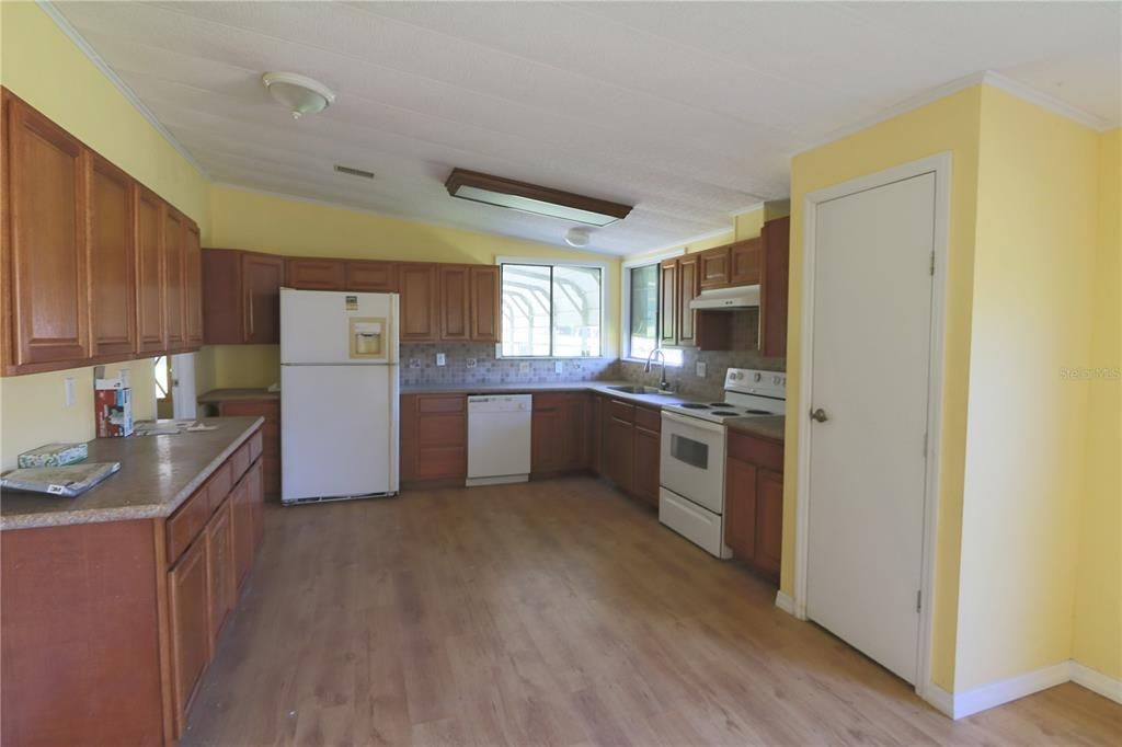 На продажу: $189,900 (3 спален, 2 ванн, 1568 Квадратных фут)