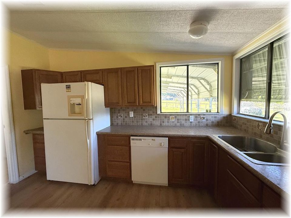 На продажу: $189,900 (3 спален, 2 ванн, 1568 Квадратных фут)