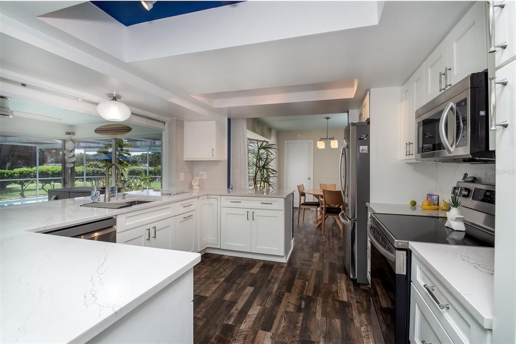 En Venta: $689,900 (3 camas, 2 baños, 1583 Pies cuadrados)