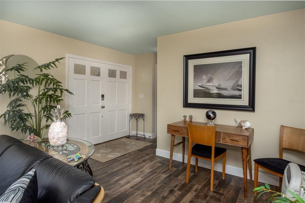 En Venta: $689,900 (3 camas, 2 baños, 1583 Pies cuadrados)