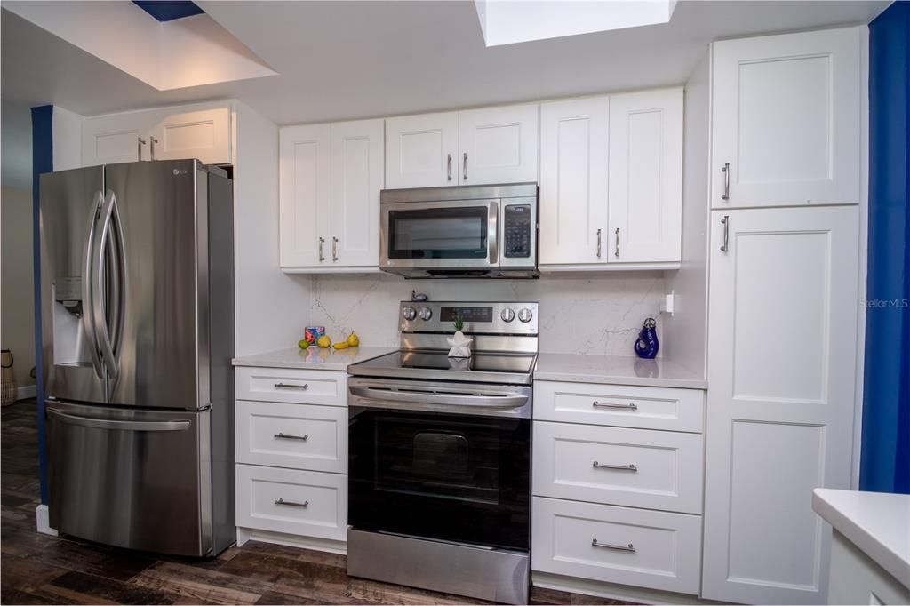 En Venta: $689,900 (3 camas, 2 baños, 1583 Pies cuadrados)