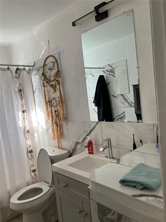 На продажу: $140,000 (2 спален, 1 ванн, 784 Квадратных фут)