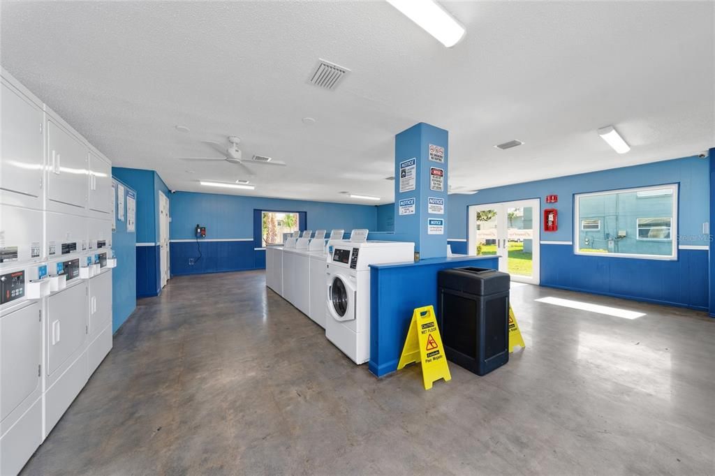 На продажу: $140,000 (2 спален, 1 ванн, 784 Квадратных фут)