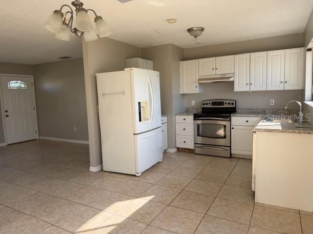 待售: $195,000 (2 贝兹, 1 浴室, 900 平方英尺)