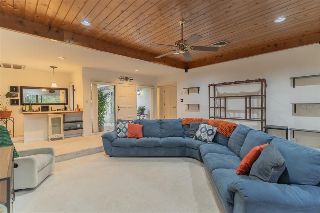 For Sale: $360,000 (2 beds, 2 baths, 1793 Square Feet)