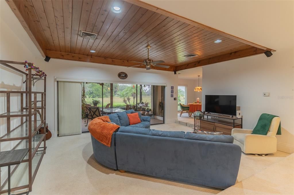 For Sale: $360,000 (2 beds, 2 baths, 1793 Square Feet)