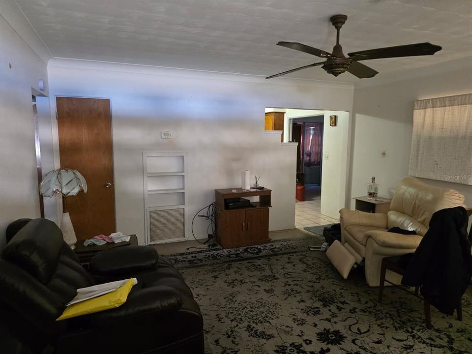 На продажу: $295,000 (2 спален, 1 ванн, 1032 Квадратных фут)